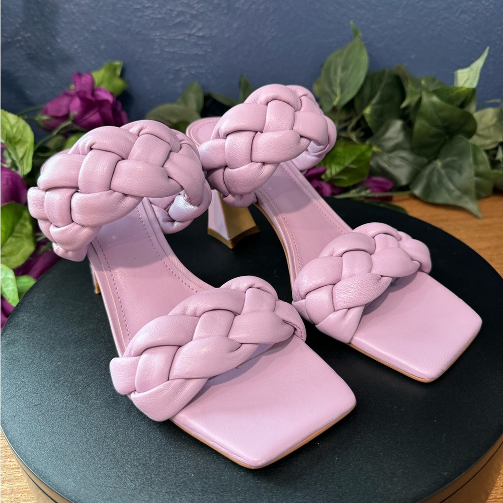 NWOB Marc Fisher Hammy Purple Sandals Size 6-1/2